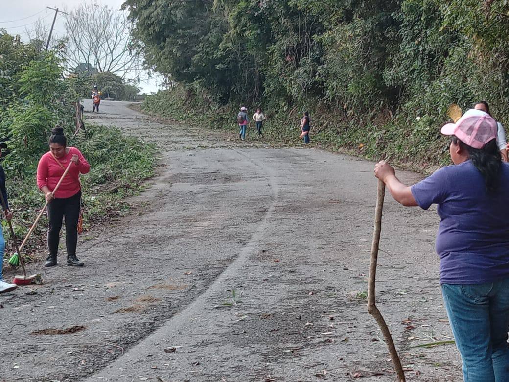 Trabajos de liberación de caminos